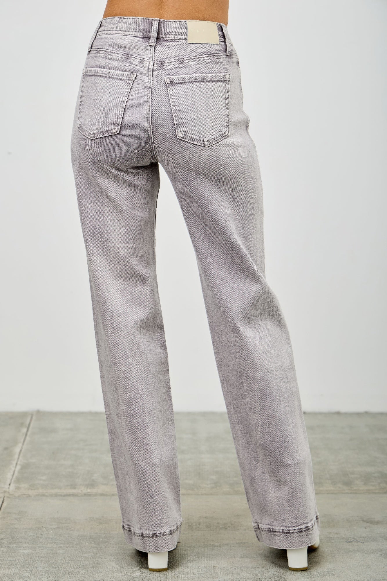 Taille haute coupe droite ample et étroite