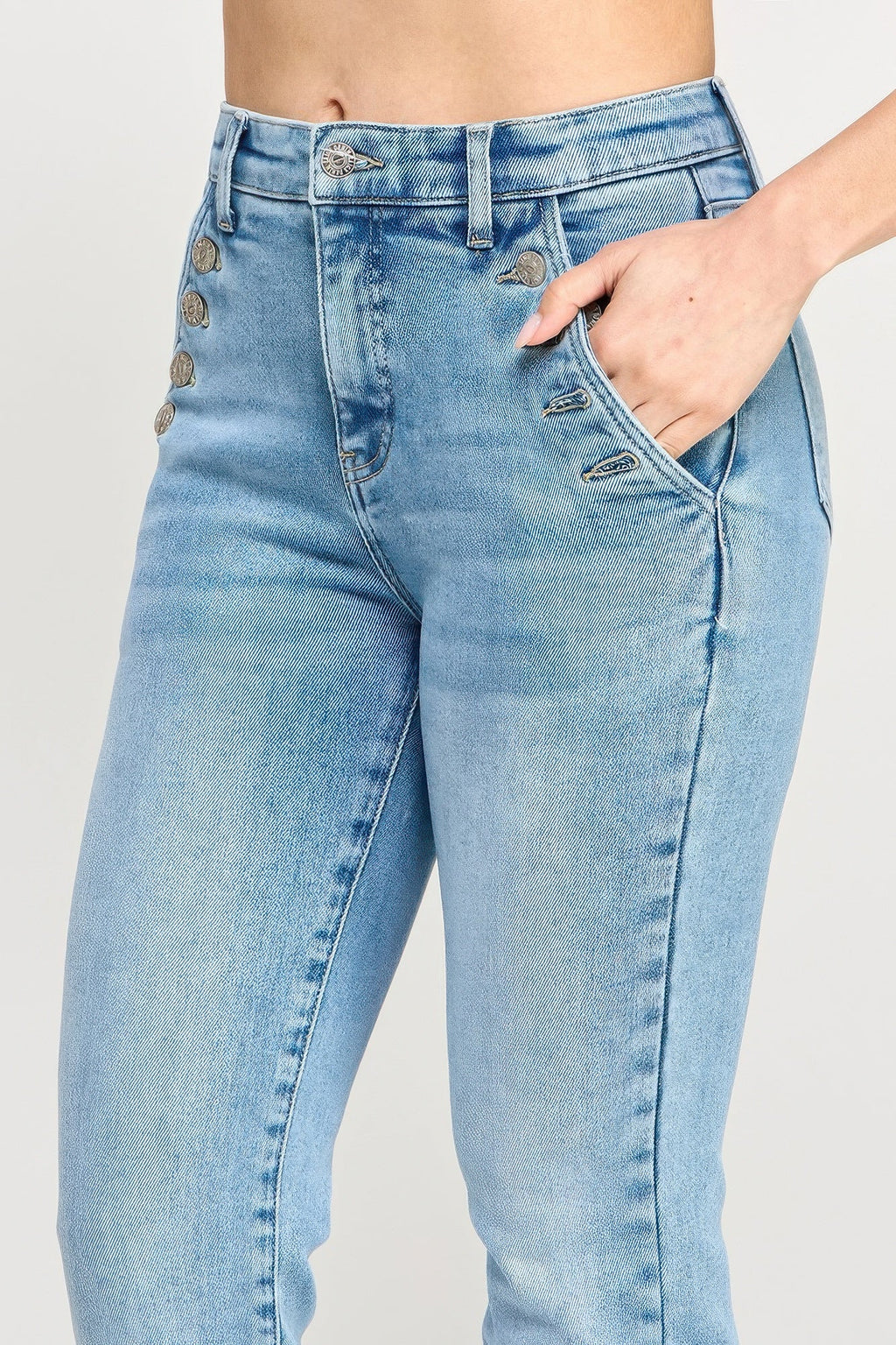 Taille haute droite avec poche boutonnée