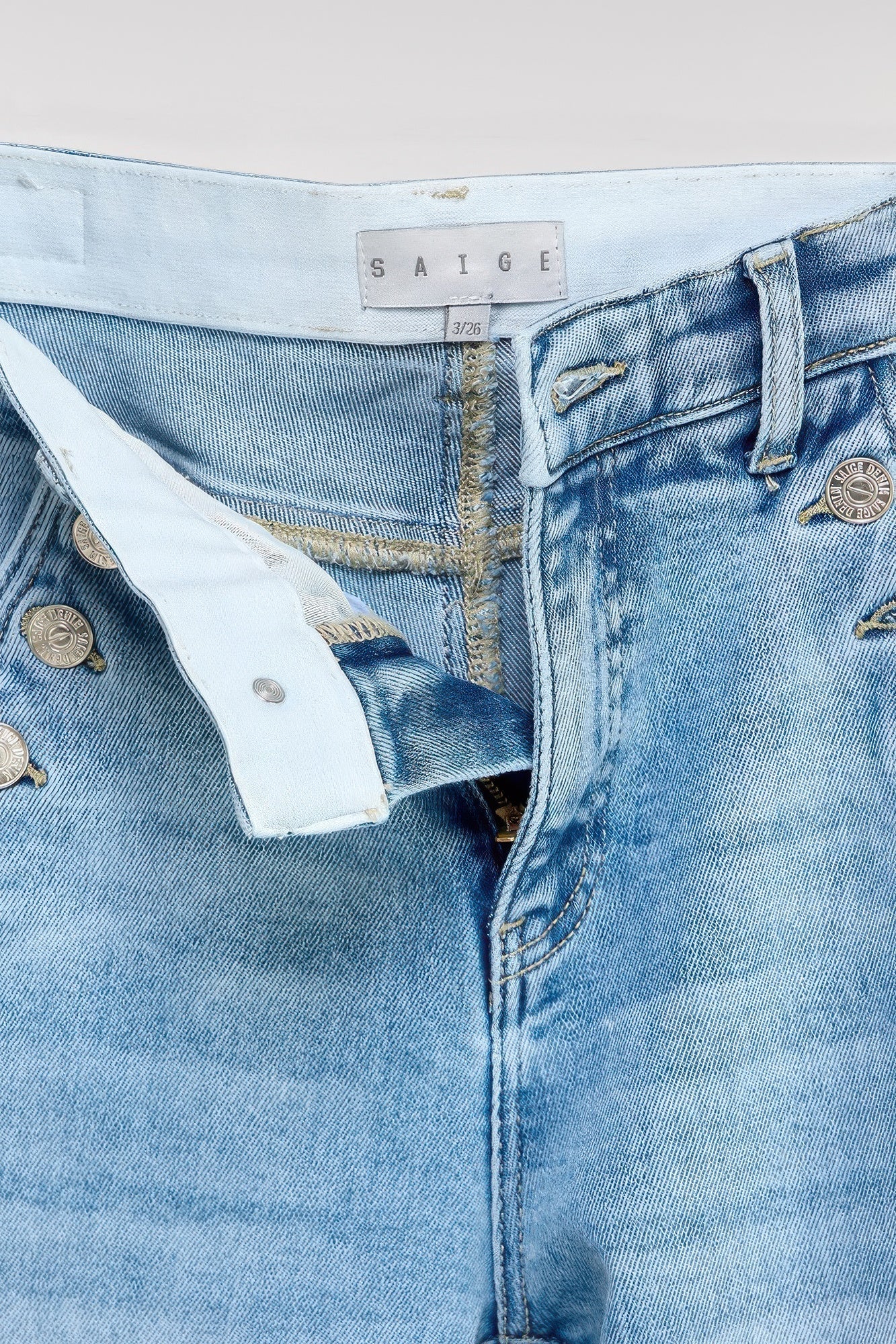 Taille haute droite avec poche boutonnée