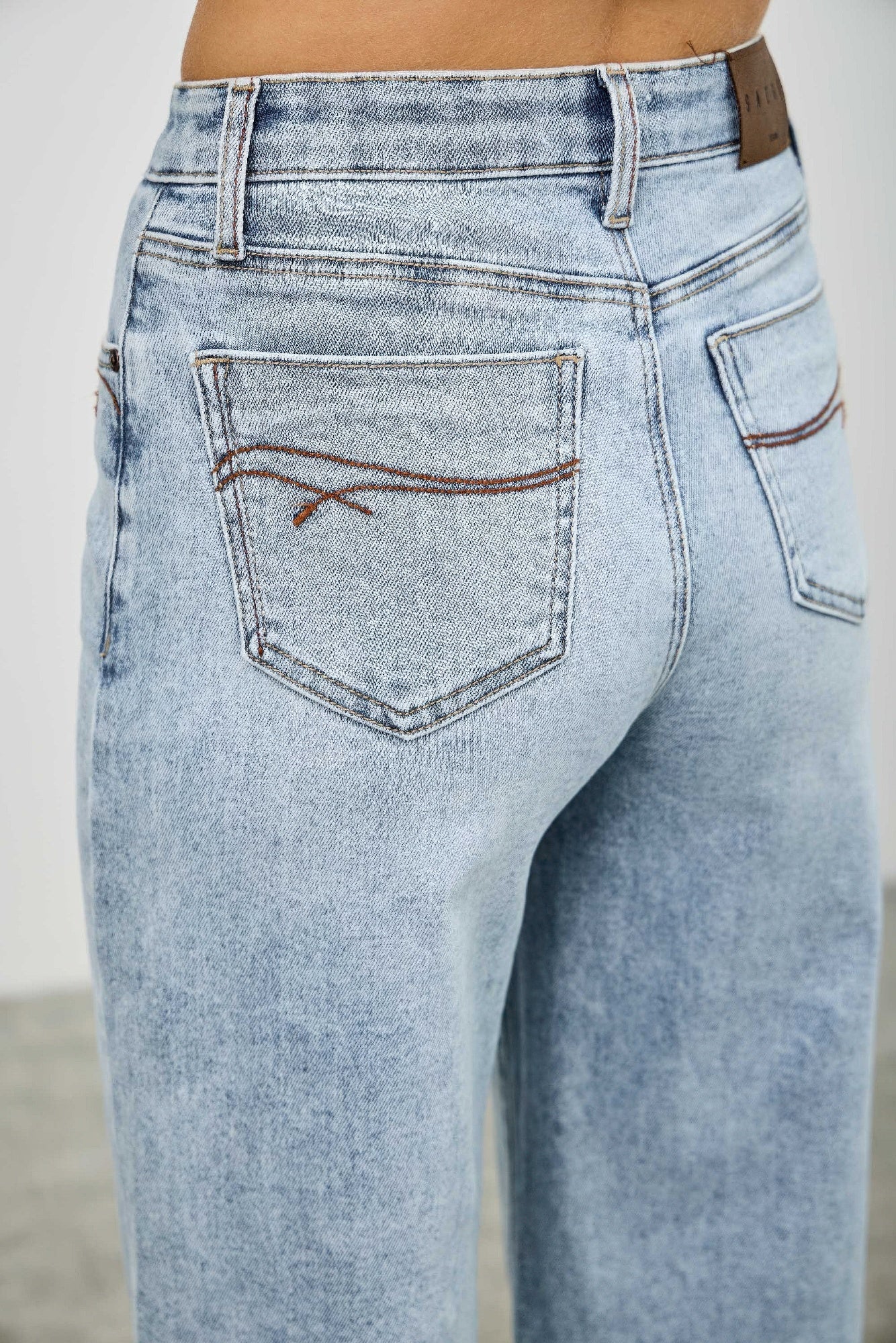 Taille Haute Jambe Large