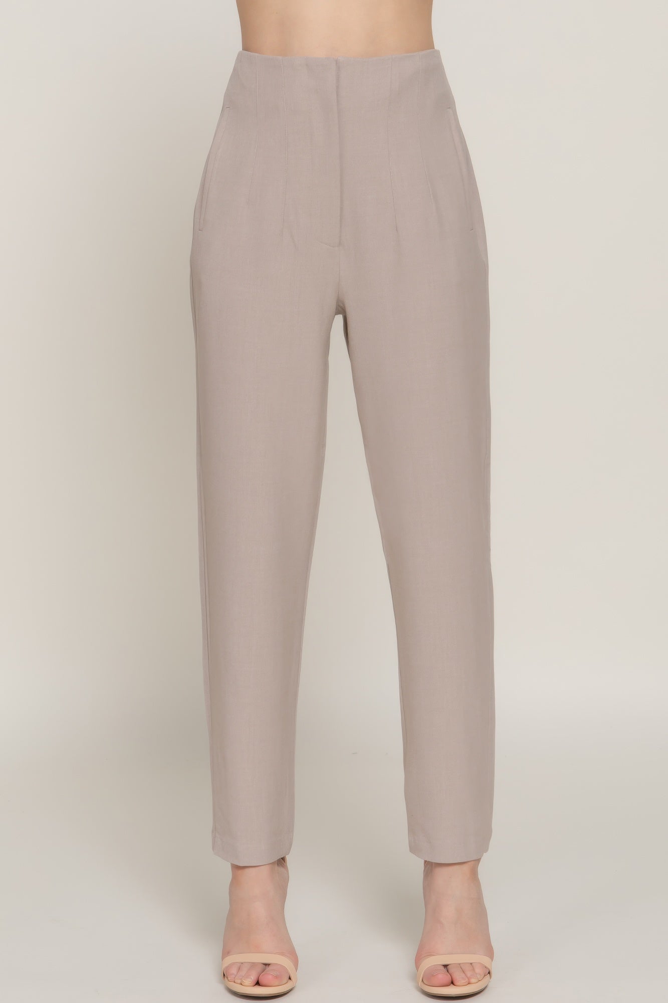 Pantalon long à taille haute et détails de plis nervurés