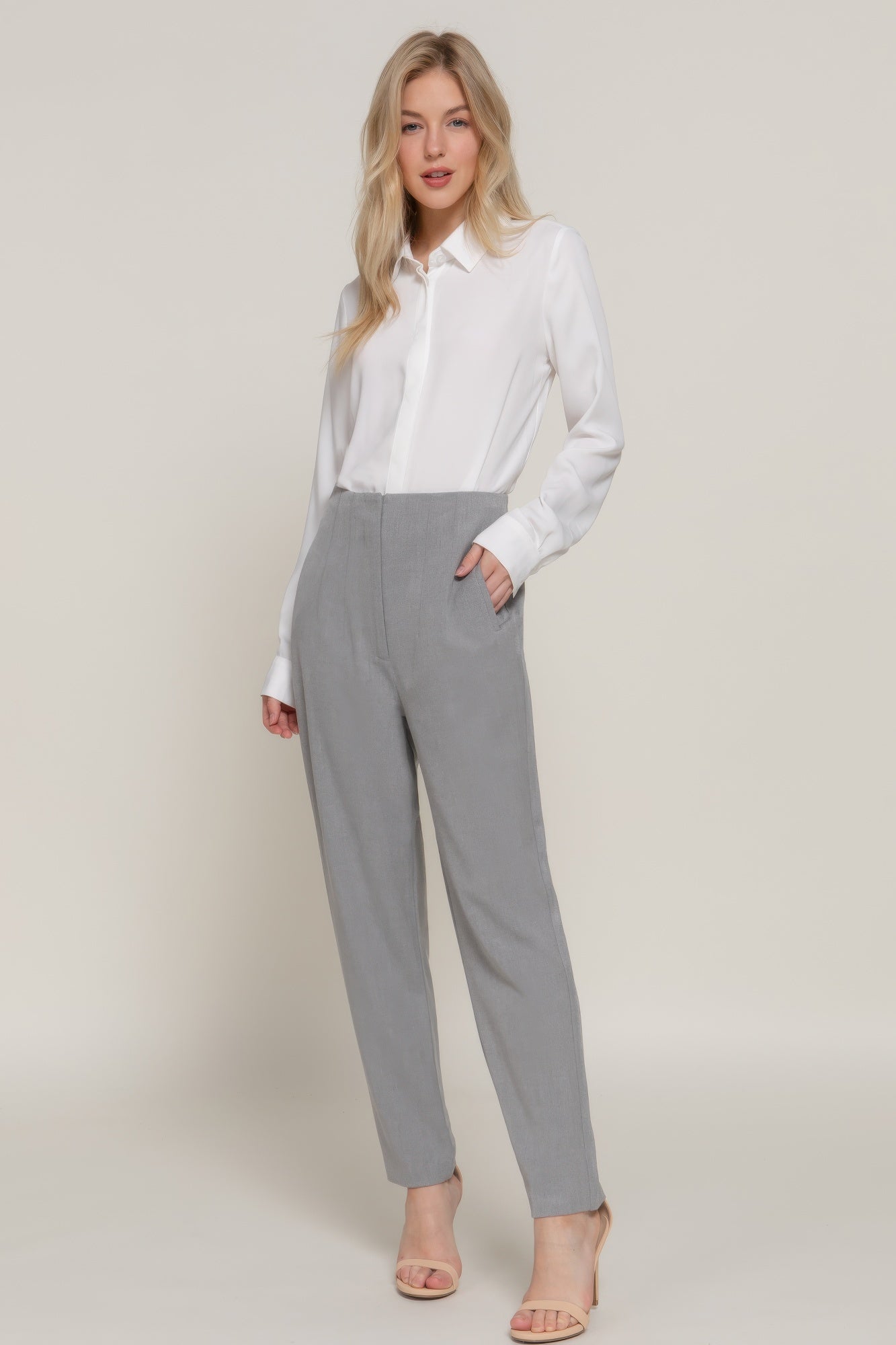 Pantalon long à taille haute et détails de plis nervurés