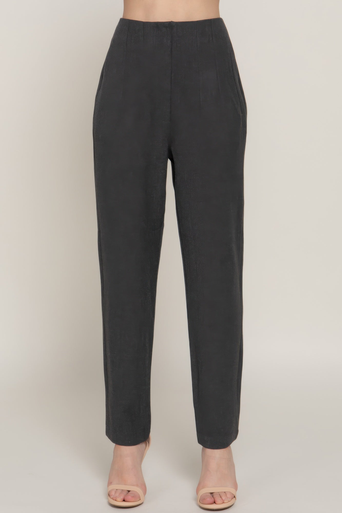 Pantalon long à taille haute et détails de plis nervurés