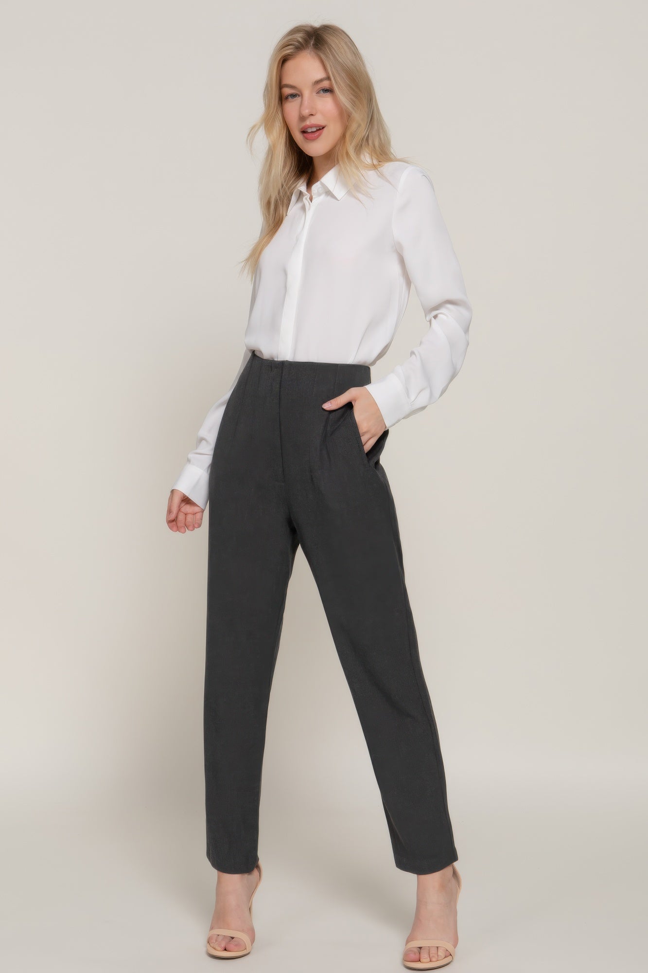 Pantalon long à taille haute et détails de plis nervurés