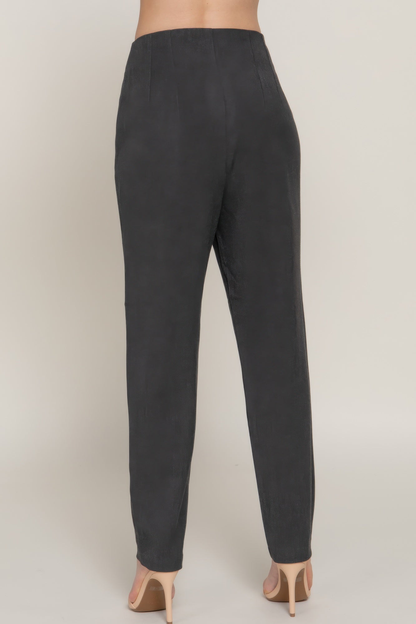Pantalon long à taille haute et détails de plis nervurés