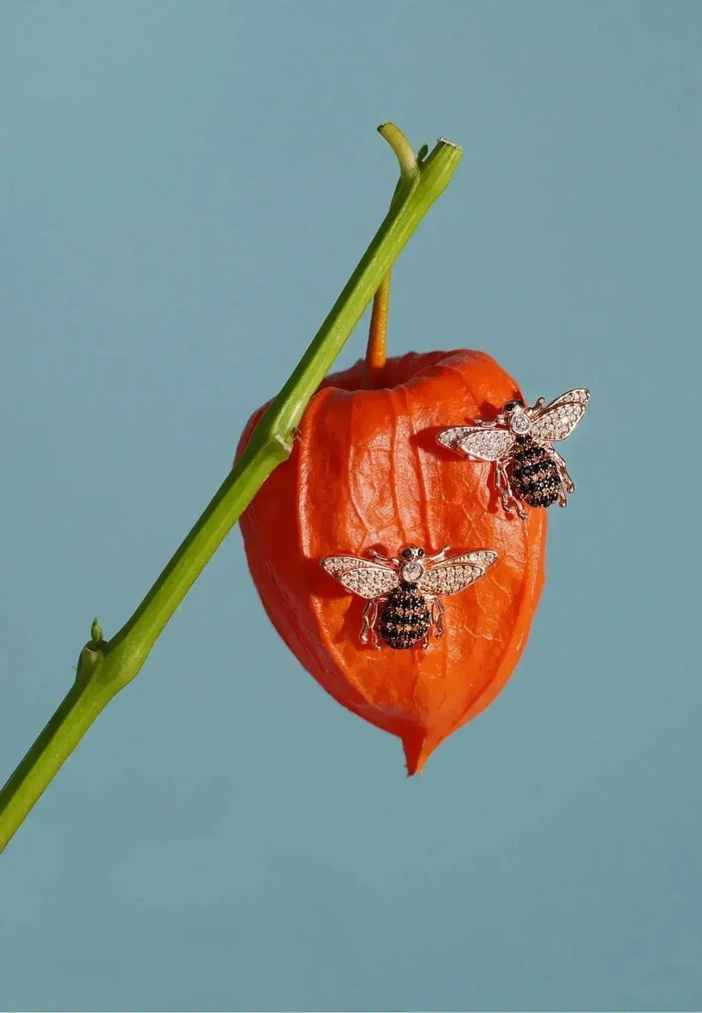 Boucles d'oreilles clous abeille or rose | Bijoux insecte zircone champagne - Femstylo