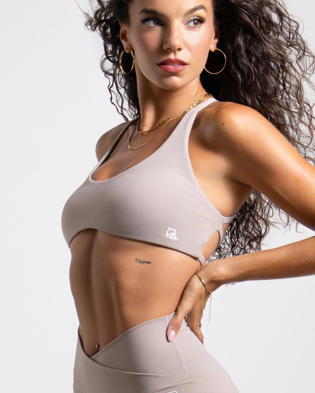Soutien-gorge de sport dos-nu à bretelles pour femme - Taupe | Encolure dégagée Maintien moyen