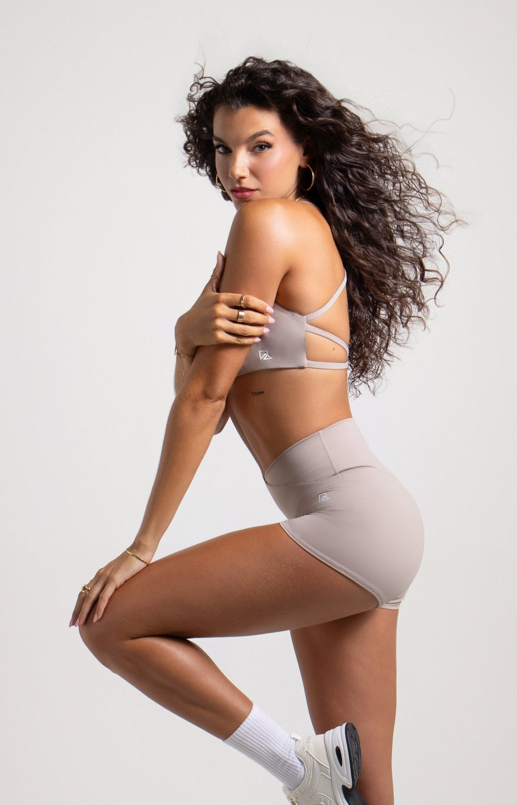 Soutien-gorge de sport dos-nu à bretelles pour femme - Taupe | Encolure dégagée Maintien moyen