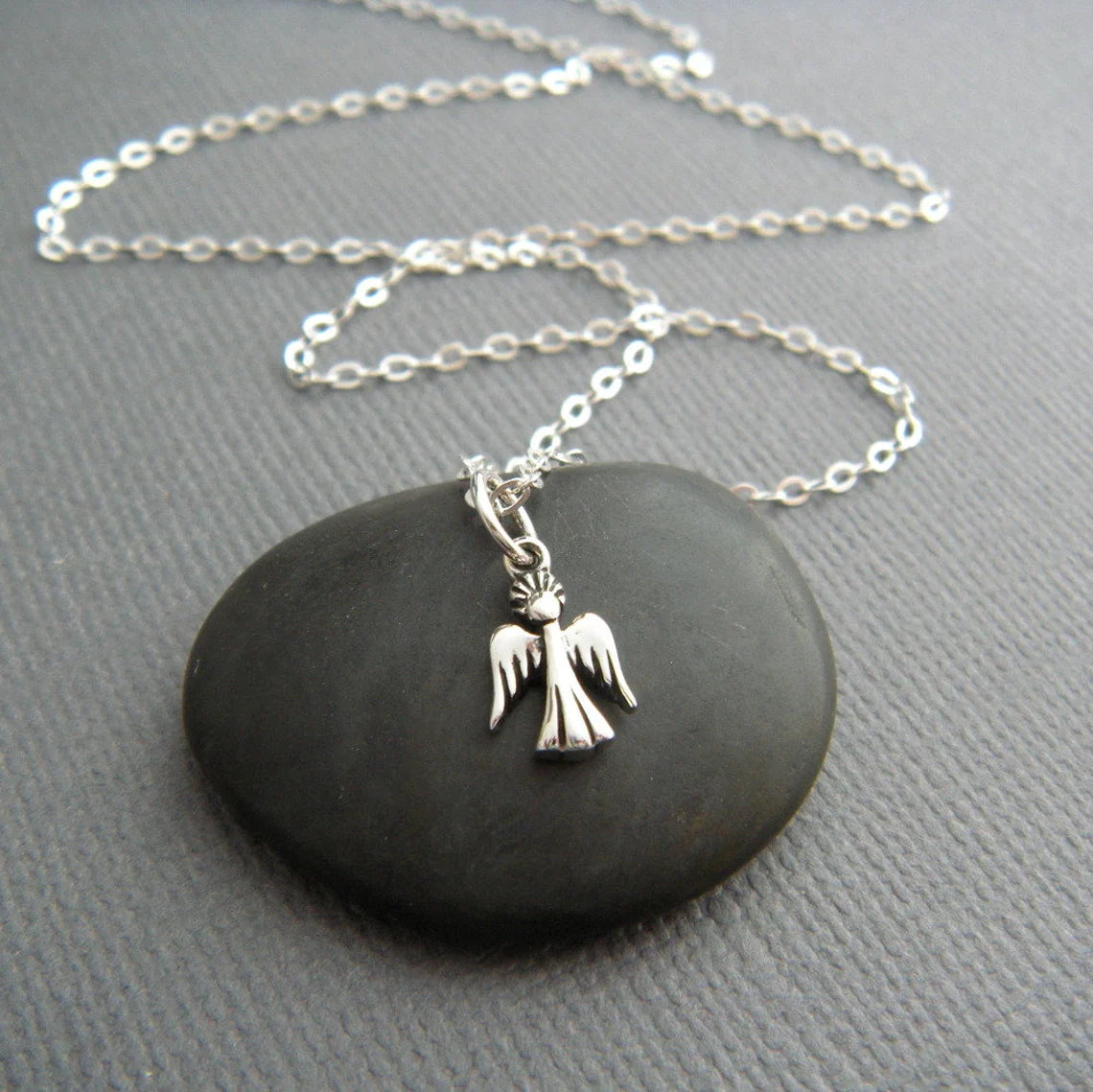 Mini Collier Ange – Pendentif en argent sterling 9 mm sur chaîne de 45 cm