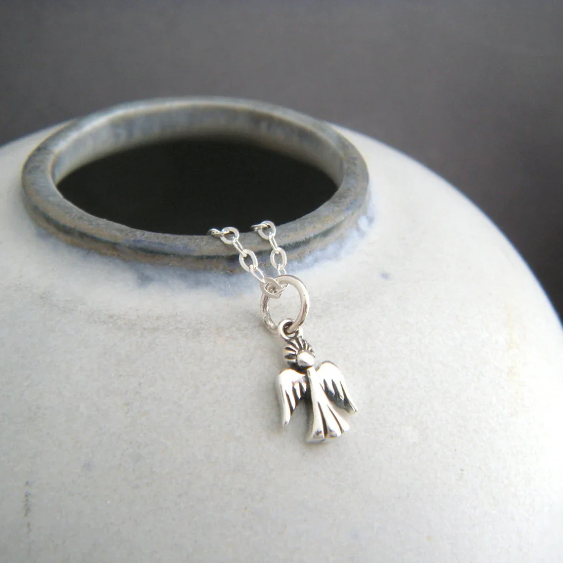 Mini Collier Ange – Pendentif en argent sterling 9 mm sur chaîne de 45 cm