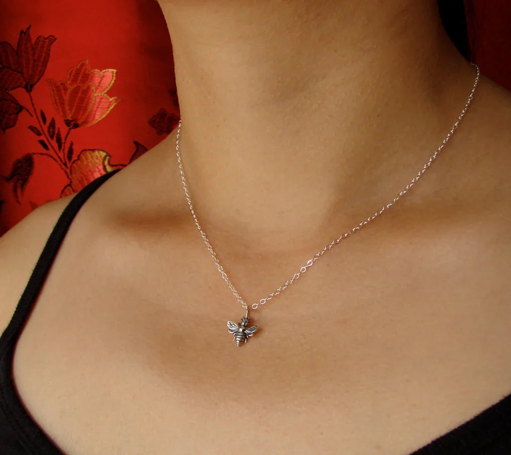 Mini collier abeille en argent sterling – Bijou abeille simple et quotidien