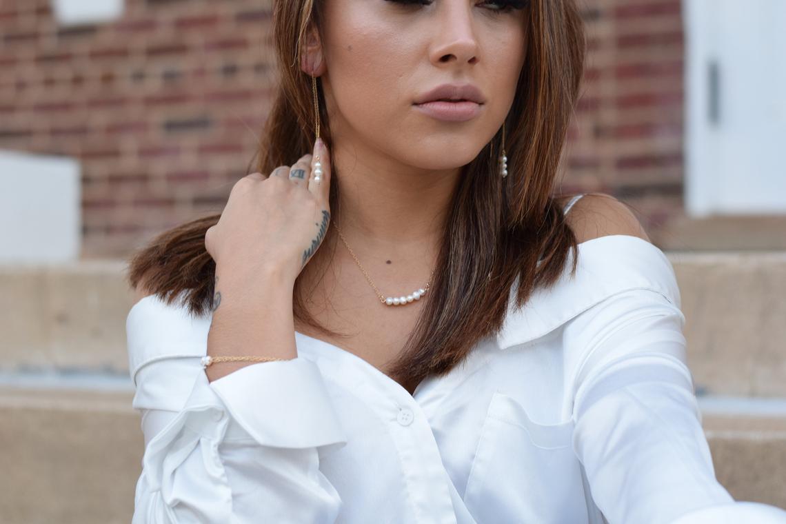 Collier barre de perles d'eau douce, Or laminé 14 carats - Vu dans la publicité de Tough Apparel