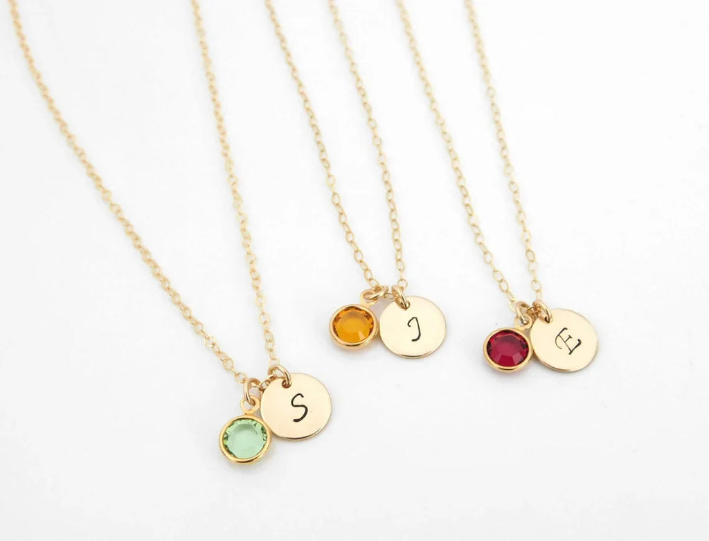 Collier initiale et pierre de naissance dorées – Breloque gravée à la main avec cristal Swarovski