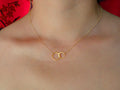 Collier deux cercles entrelacés en or – chaîne de 45 cm