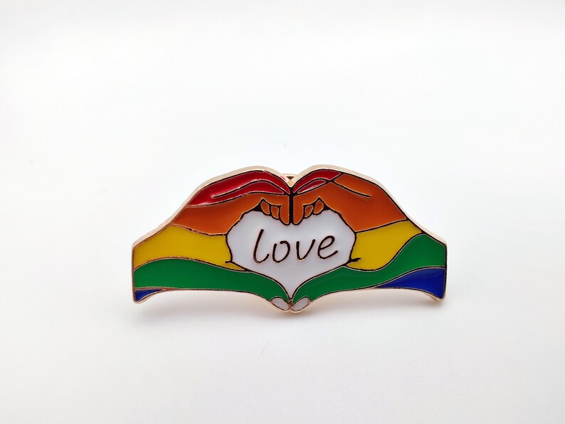 Broche émaillée Mains d'amour Arc-en-ciel – Accessoire Cœur Fierté & Soutien