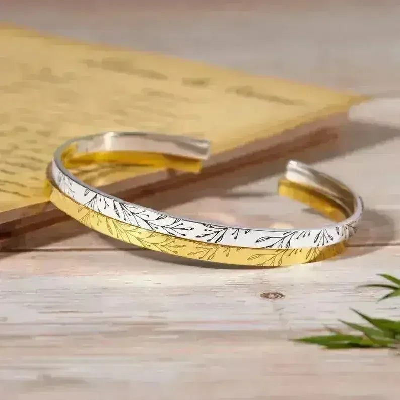 Bracelet de demoiselle d'honneur gravé sur mesure – Manchette personnalisée en argent sterling