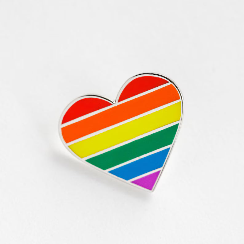 Broche émaillée Cœur Arc-en-ciel Fierté – Accessoire de soutien et de visibilité LGBTQ+