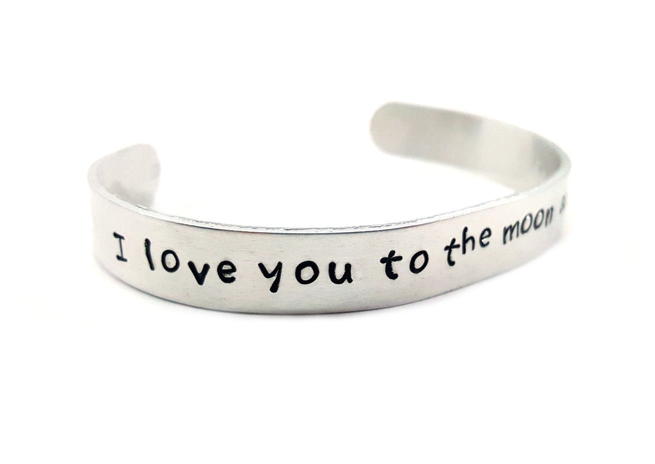 Bracelet jonc en aluminium gravé « I Love You To The Moon And Back »
