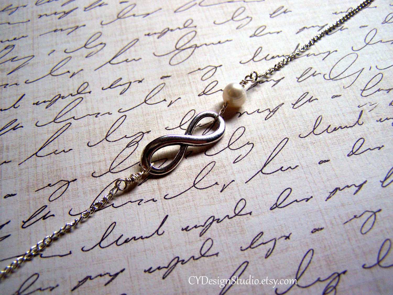 Cheville Amour Infini en Argent Infini et Véritables Perles d'Eau Douce / Cadeau pour Elle