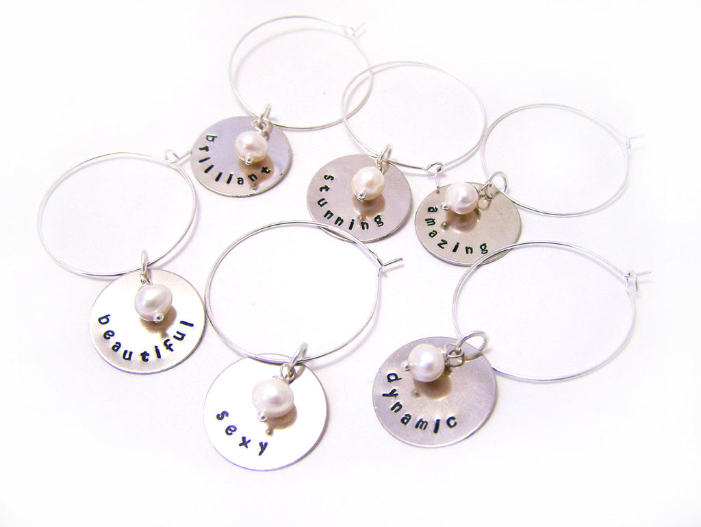 Ensemble de 6 Breloques de Verre à Vin / Champagne en Argent Estampé à la Main avec Perles d'Eau Douce