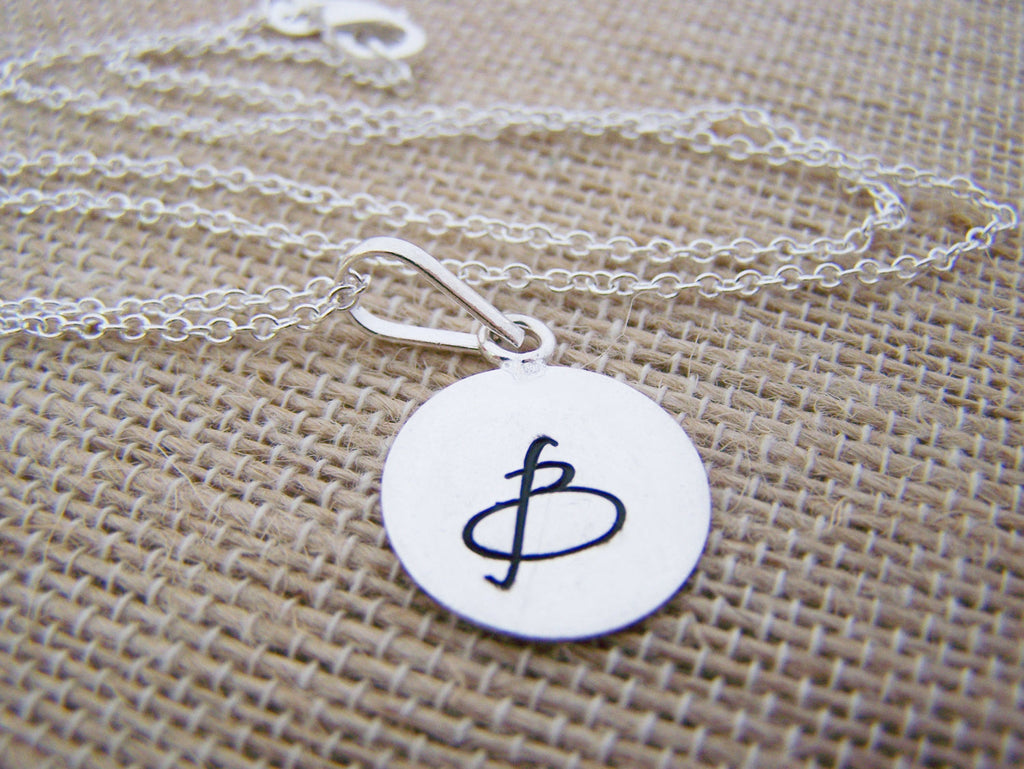 Collier personnalisé en argent sterling avec initiale estampée à la main Silver Script