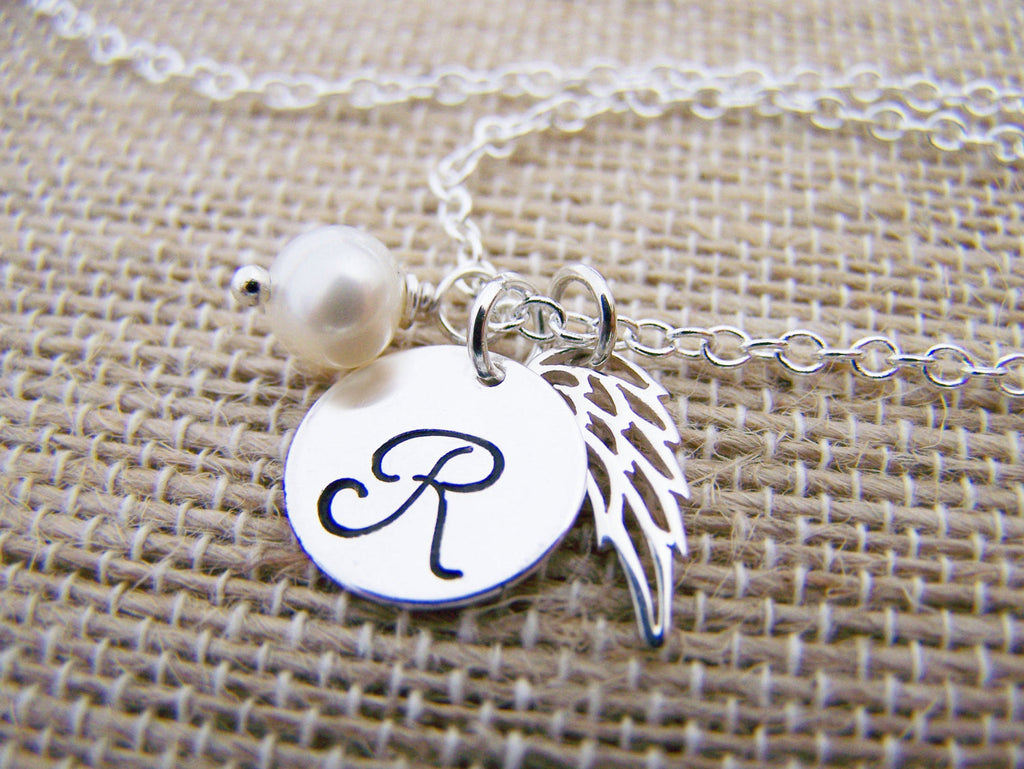 Ailes d'ange et collier de perles – Bijou commémoratif et cadeau de condoléances en argent sterling