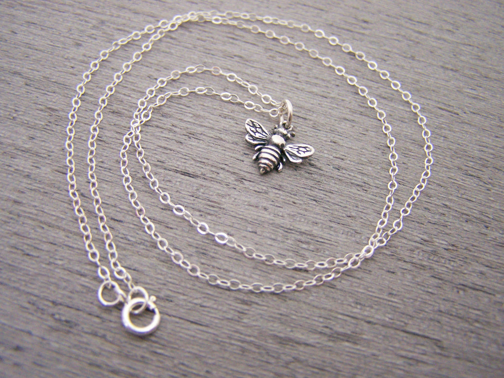 Mini collier abeille en argent sterling – Bijou abeille simple et quotidien