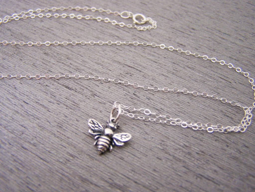 Mini collier abeille en argent sterling – Bijou abeille simple et quotidien