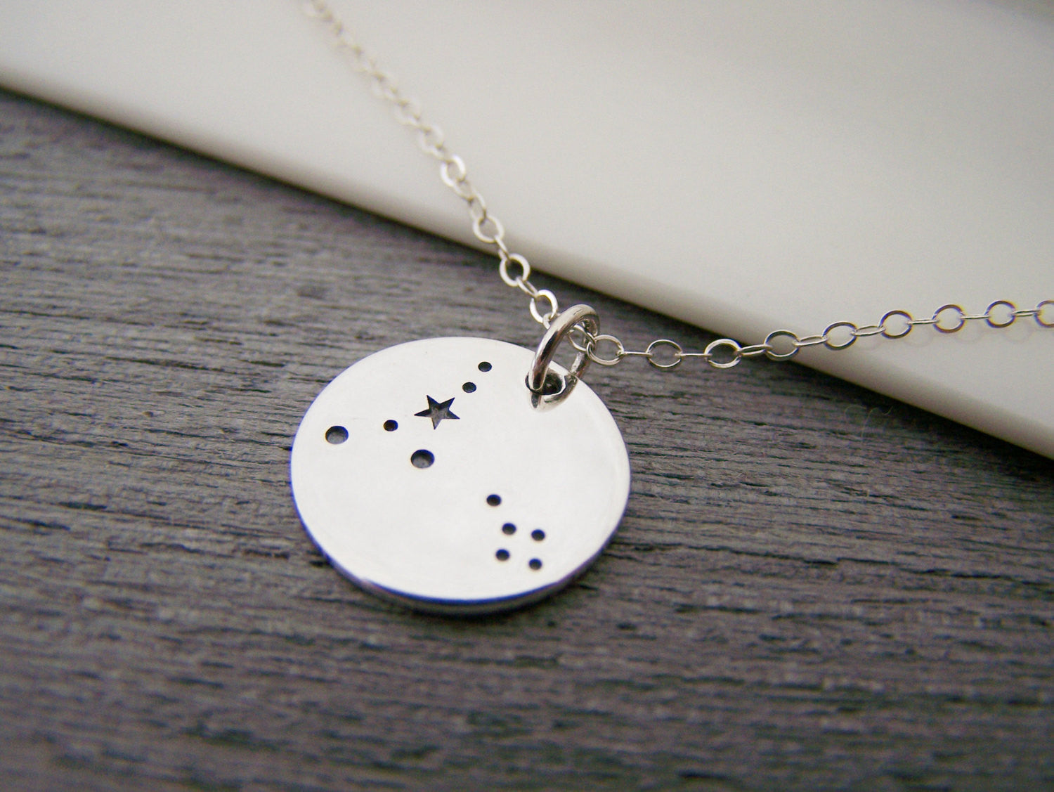 Collier Zodiaque Poissons – Pendentif Constellation en Argent Sterling sur Chaîne de 45 cm, Bijou Astrologique Cadeau