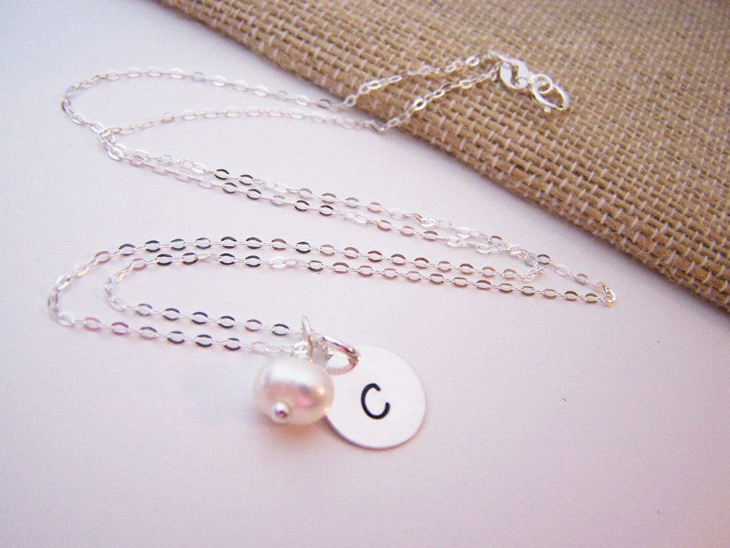 Collier de perles pour demoiselle d'honneur – Perles de culture en argent sterling et pendentif initial