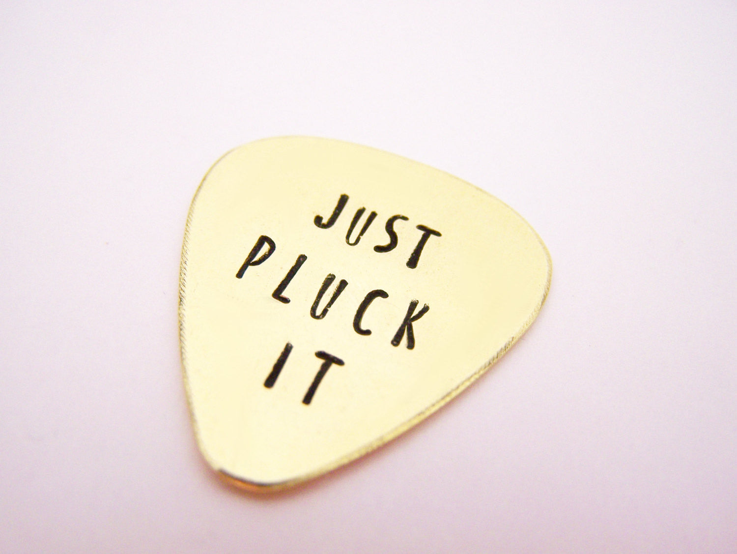 Médiator de guitare personnalisé gravé main Just Pluck It
