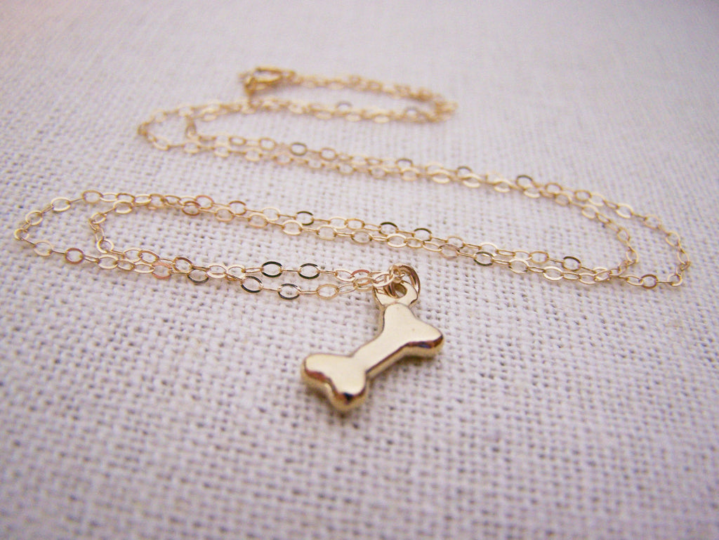 Collier en or rempli 14 carats avec os de chien en or