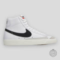 NIKE BLAZER MID '77 VINTAGE « WHITE & BLACK »