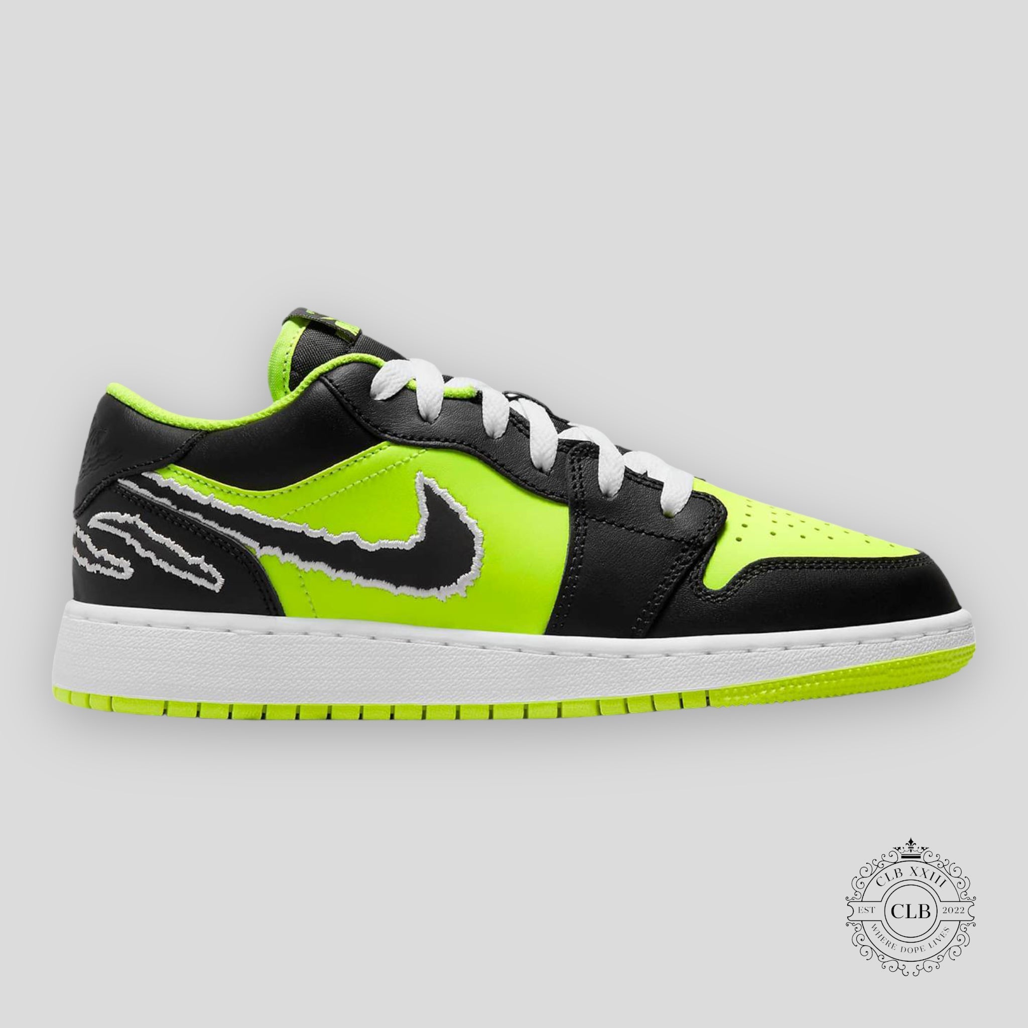 AIR JORDAN 1 LOW (GS) « BLACK CAT VOLT »