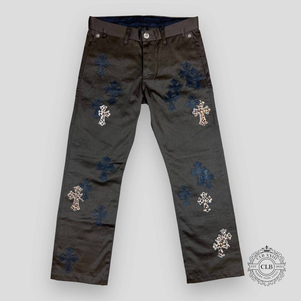 PANTALON CHINO PATCH CROIX CHROME HEARTS - MARRON