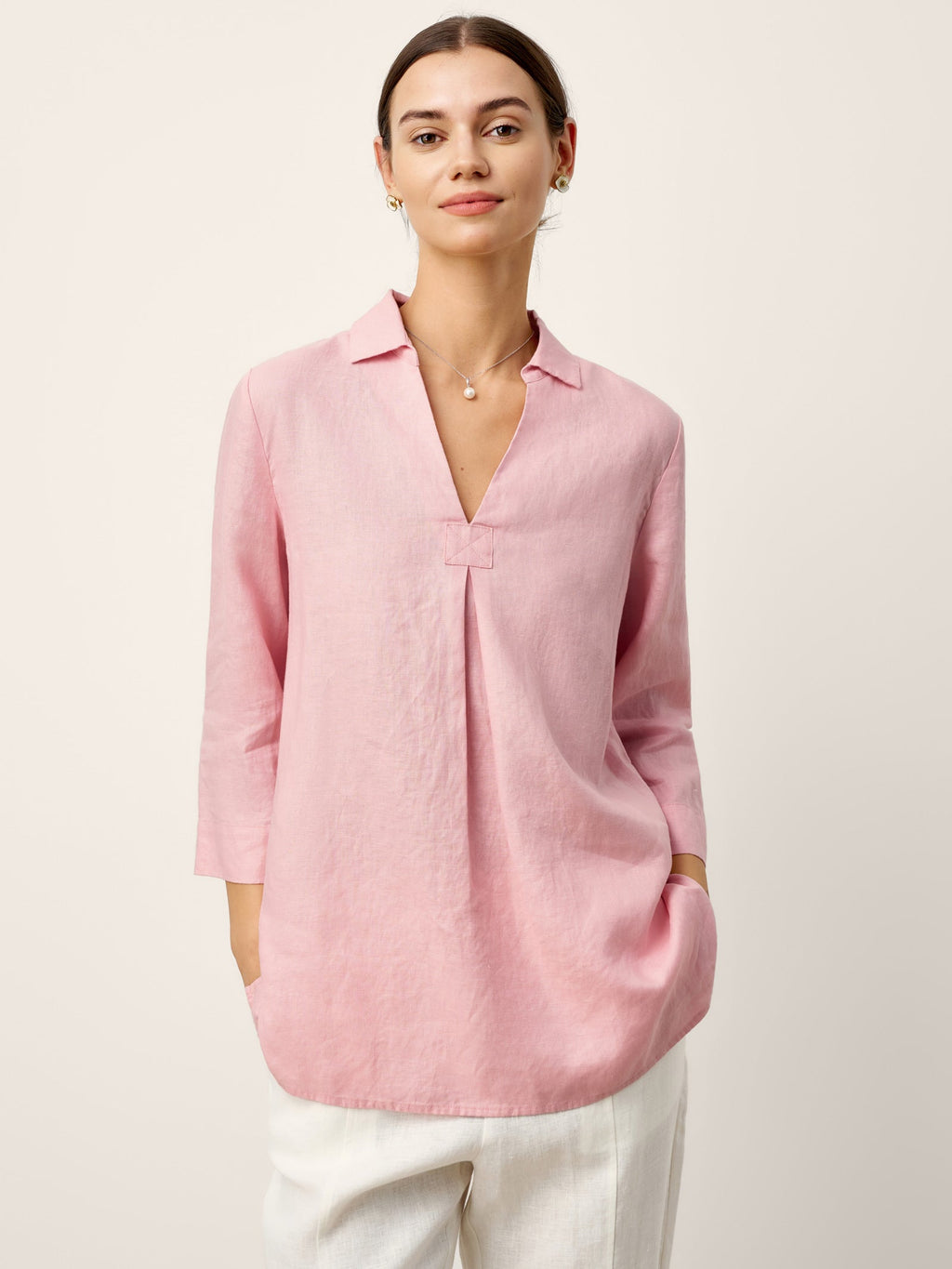 Top long Odalys en 100 % lin, avec col à revers superposé, encolure en V et pli creux sculpté sur le devant