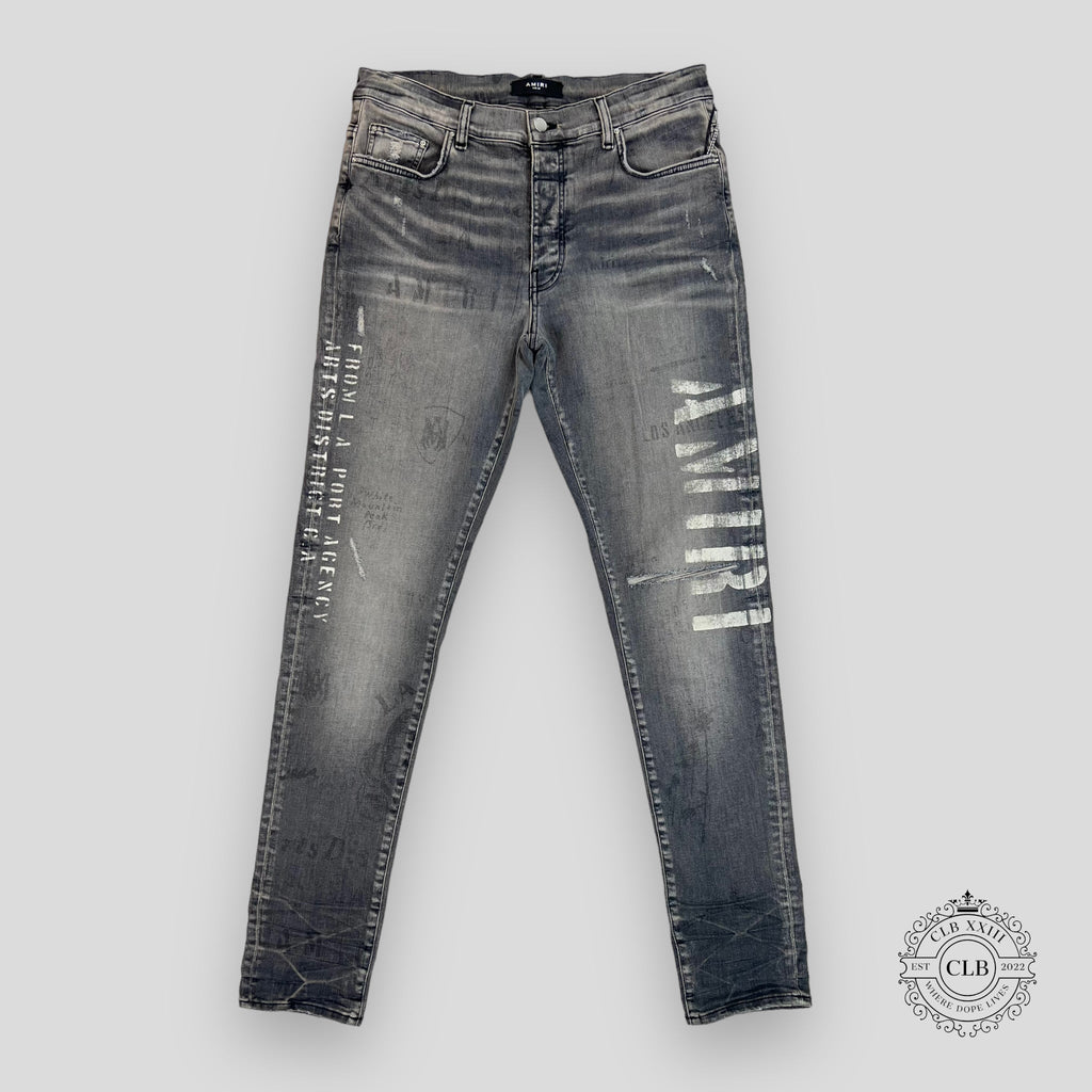 Jeans Amiri gris à motif militaire au pochoir