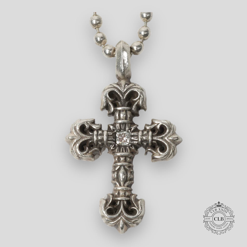 Pendentif Tiny Filigree Chrome Hearts orné de diamants
