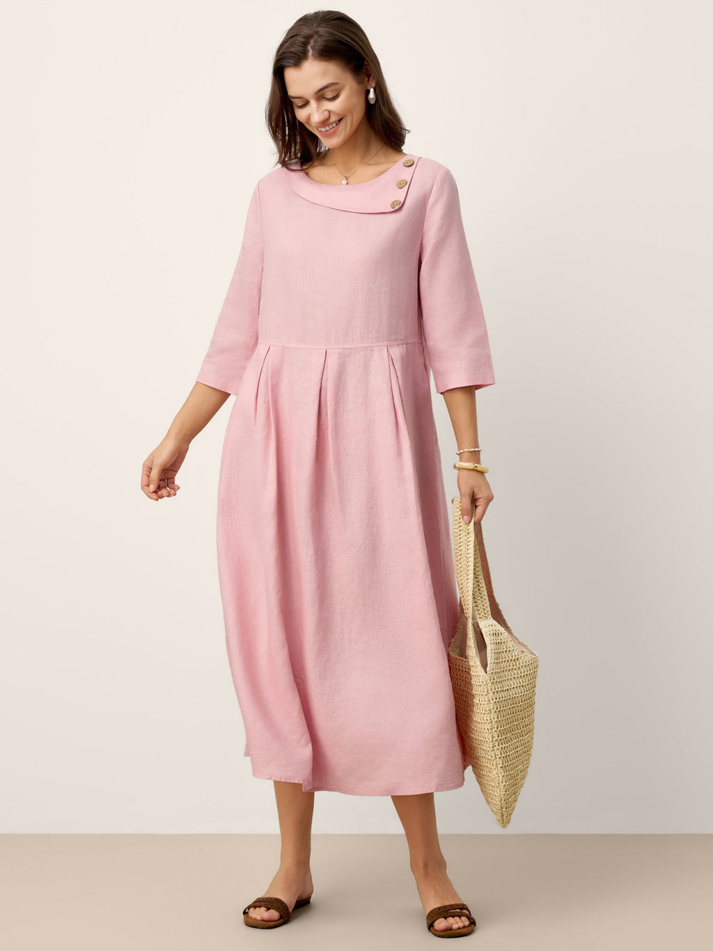 Robe mi-longue plissée en 100 % lin à col en croissant et boutons décoratifs à la taille GWENYTH