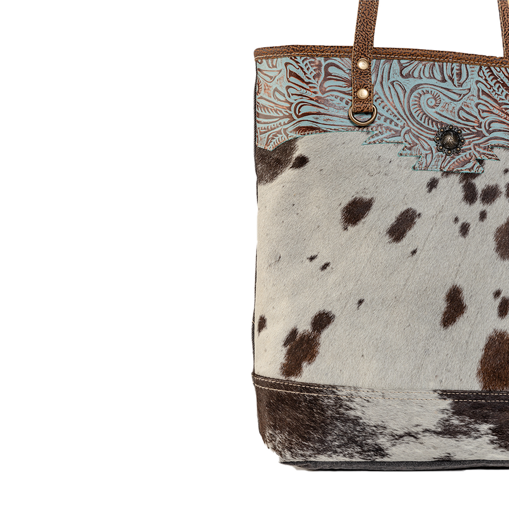 Sacs en toile et poulain tachetés