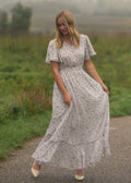 Robe longue en crêpe Isabella à col en V et imprimé fleuri
