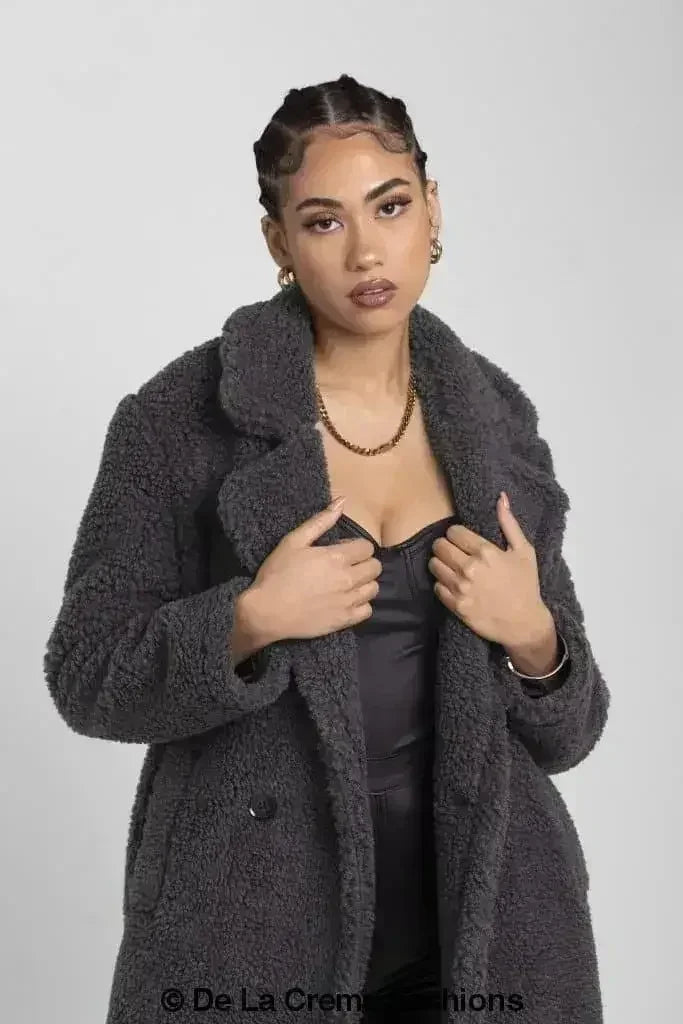 Manteau long Jackie style Teddy en imitation peau de mouton, coupe droite à double boutonnage