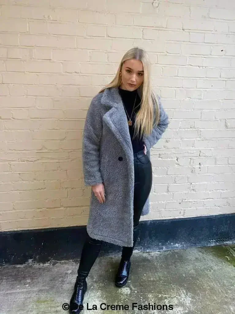 Manteau long Jackie style Teddy en imitation peau de mouton, coupe droite à double boutonnage