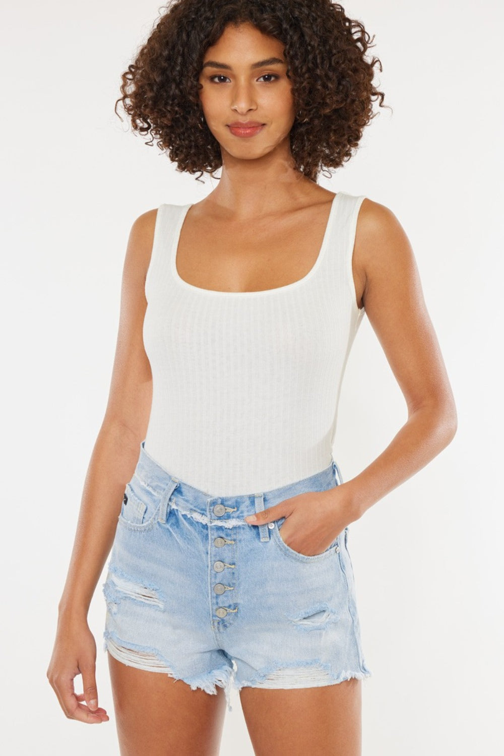 Short en jean bleu délavé à braguette boutonnée