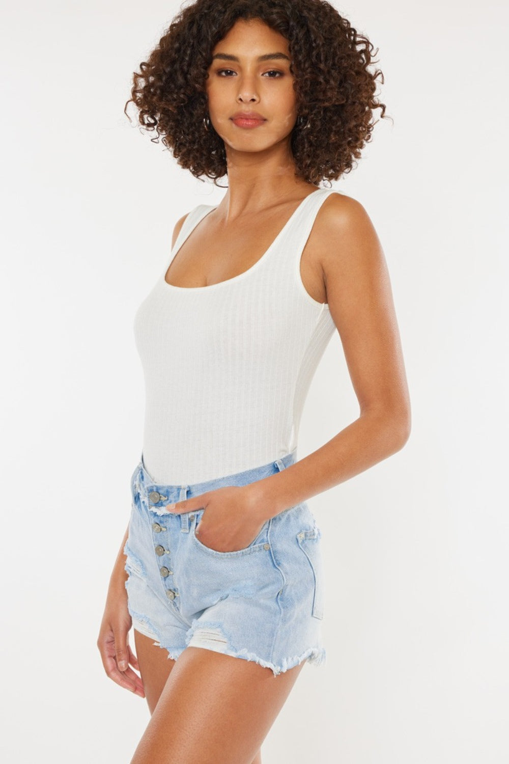 Short en jean bleu délavé à braguette boutonnée
