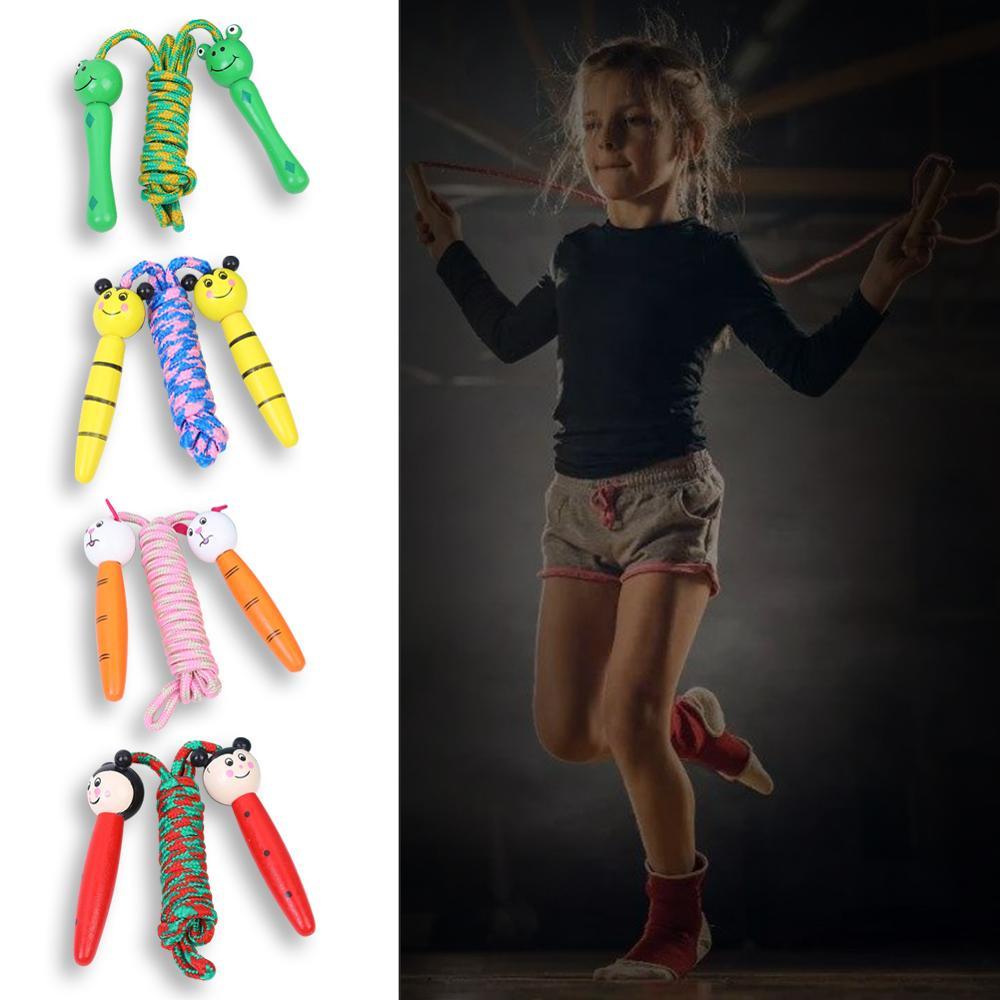 Cordes à sauter pour enfants avec poignées en bois Tressées, sans enchevêtrement, pour le fitness et le sport. Corde à sauter en coton réglable avec poignée en bois, cadeau d'anniversaire ou de Noël, souvenir scolaire pour garçons, filles, étudiants.