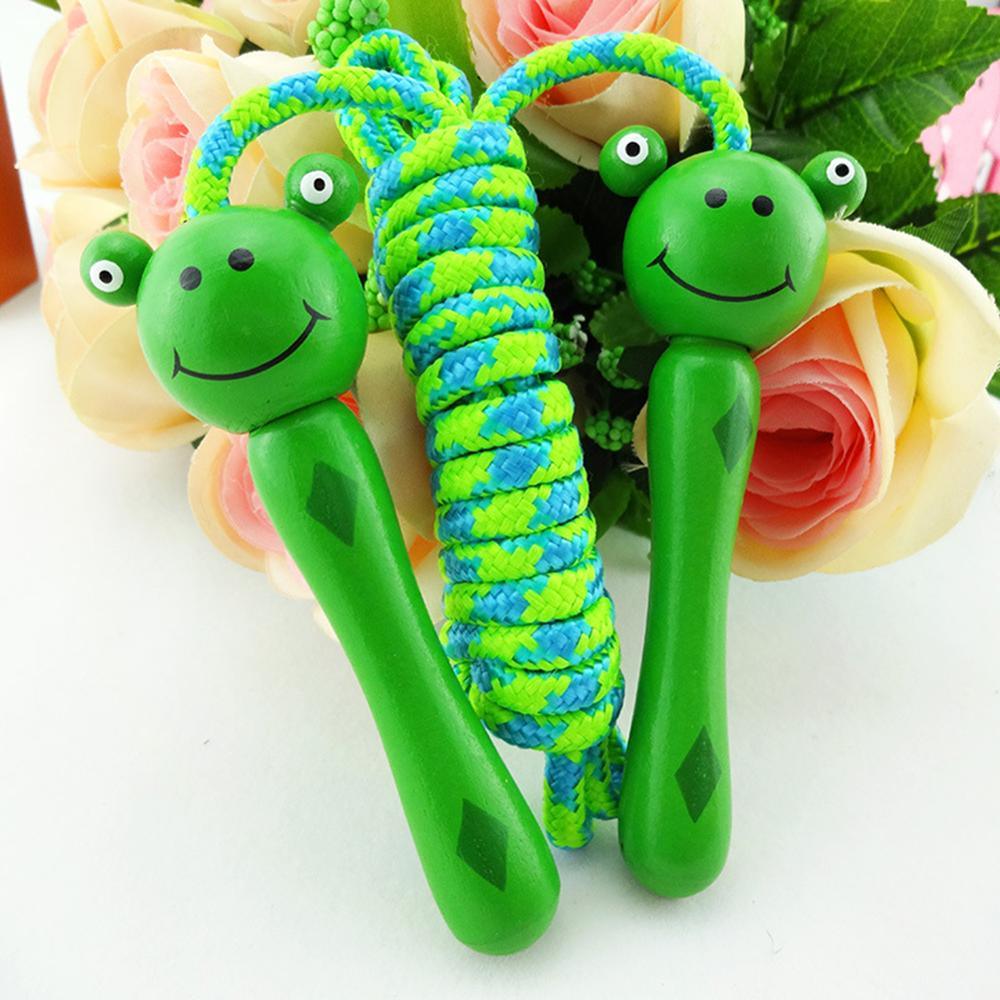 Cordes à sauter pour enfants avec poignées en bois Tressées, sans enchevêtrement, pour le fitness et le sport. Corde à sauter en coton réglable avec poignée en bois, cadeau d'anniversaire ou de Noël, souvenir scolaire pour garçons, filles, étudiants.