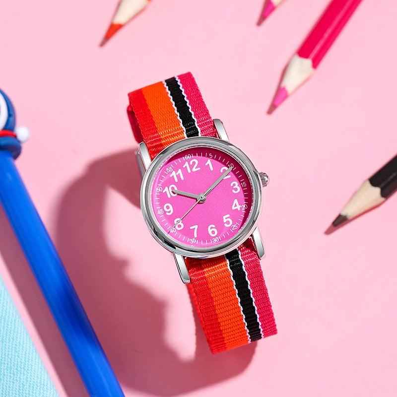 Montre pour enfants, bracelet en nylon multicolore, cadeau pour enfants, étudiants, montre analogique facile à lire, première montre pour enfants, montre-bracelet quotidienne pour garçons et filles avec bracelet en tissu doux