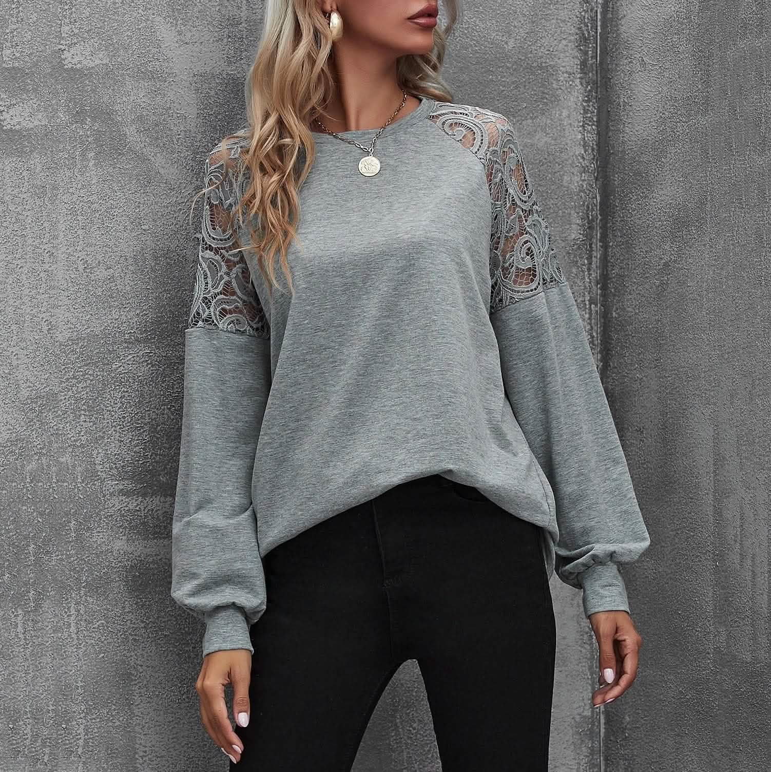 Pull à manches raglan et empiècement en dentelle