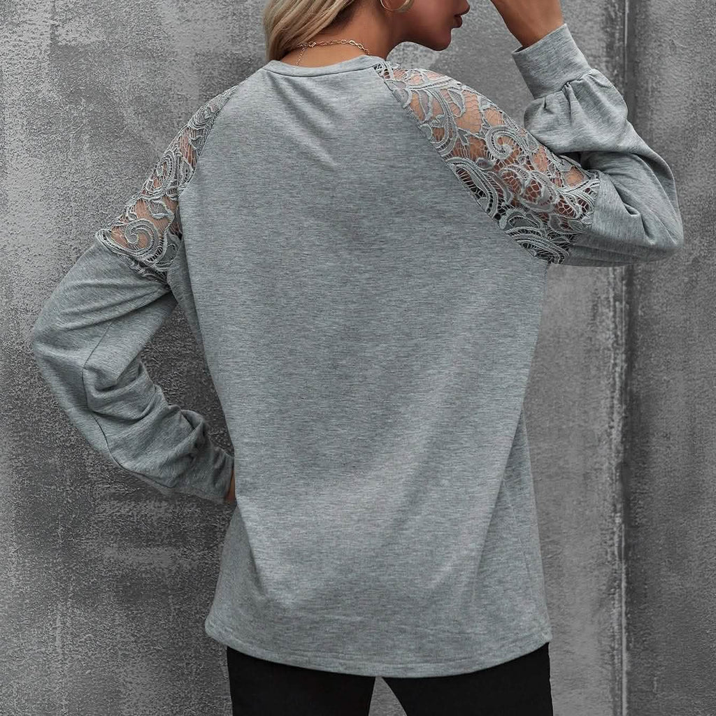 Pull à manches raglan et empiècement en dentelle